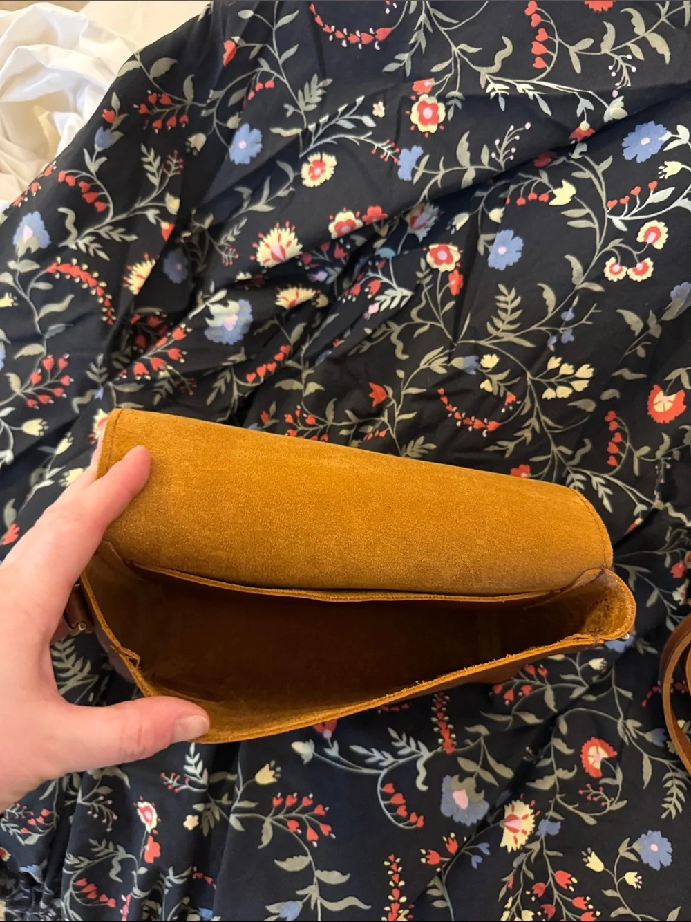 Portland Leather Women's Honey Metro Crossbody Bag